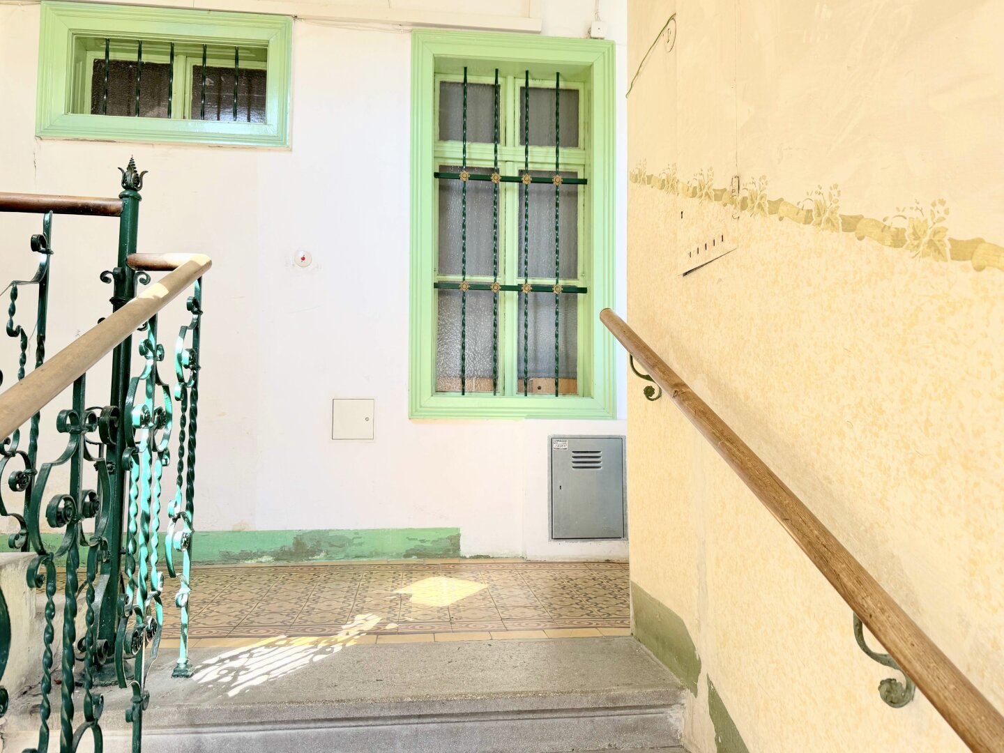 Bis Ende 2026 befristet vermietetes Gründerzeit-Zinshaus mit baubewilligtem zweigeschossigen Dachgeschoss-Ausbau