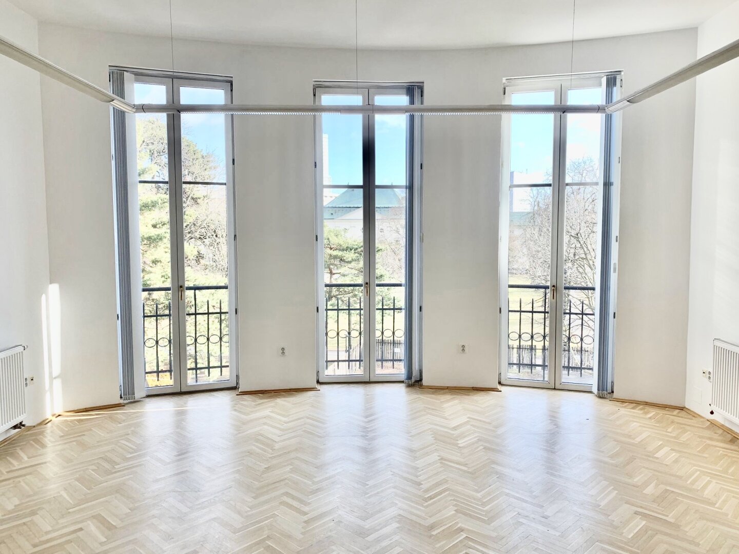 Bestlage historische Altstadt! Gründerzeit-Villa mit modernem Zubau und Parkplätzen