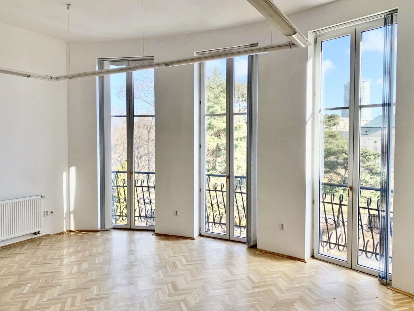 Bestlage historische Altstadt! Gründerzeit-Villa mit modernem Zubau und Parkplätzen