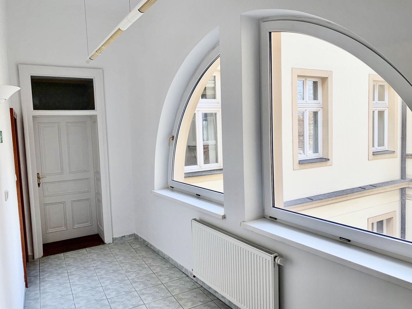 Bestlage historische Altstadt! Gründerzeit-Villa mit modernem Zubau und Parkplätzen