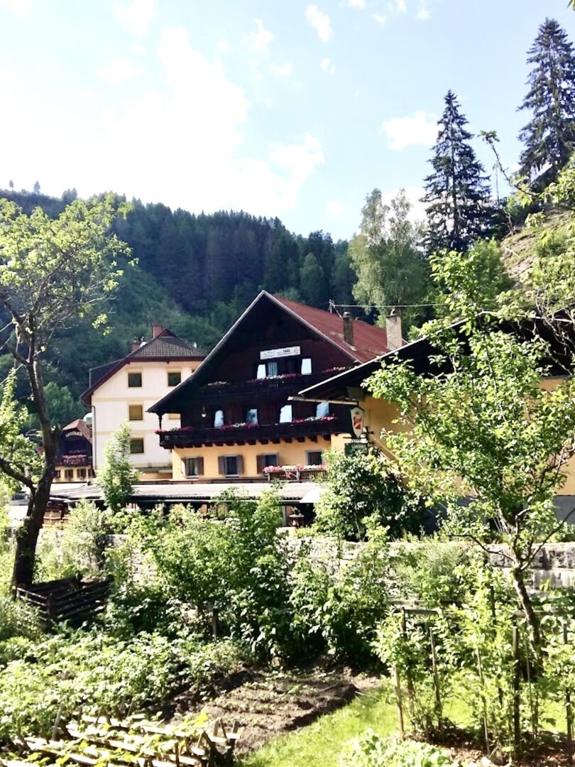 Nahe Katschberg und Nockberge! Teilrenovierter Landgasthof / Generationenhaus im Ski- und Wandergebiet mit Potential