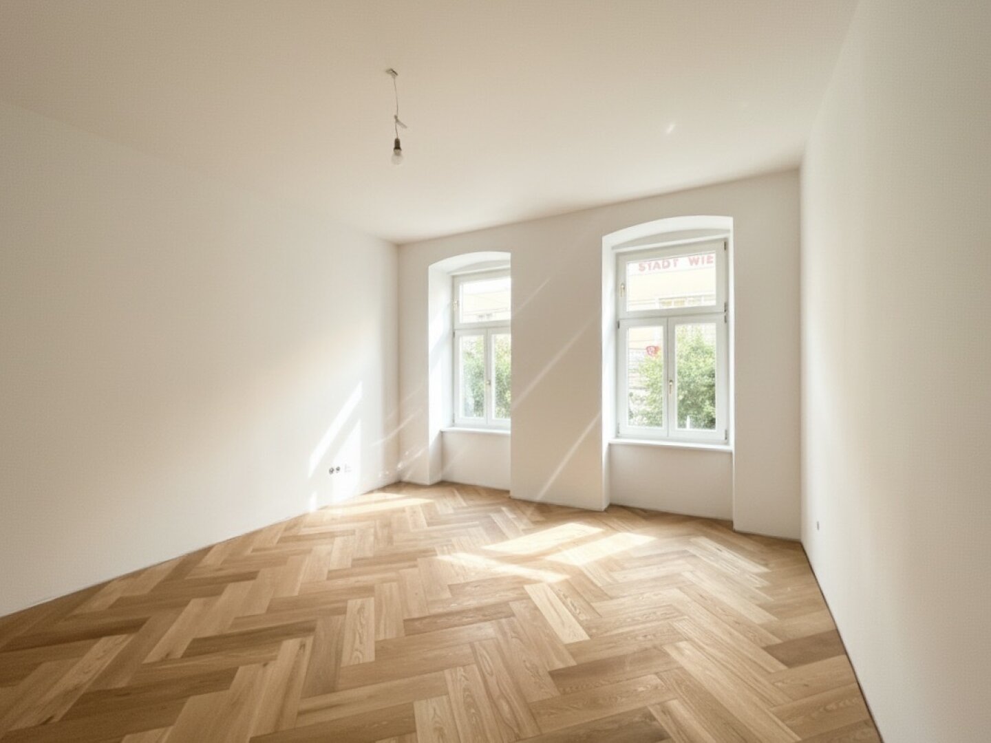 Erstbezug in U-Bahn-Nähe! Liebevoll generalsanierte 3-Zimmer-Wohnung mit Loggia und Terrasse in Gründerzeithaus
