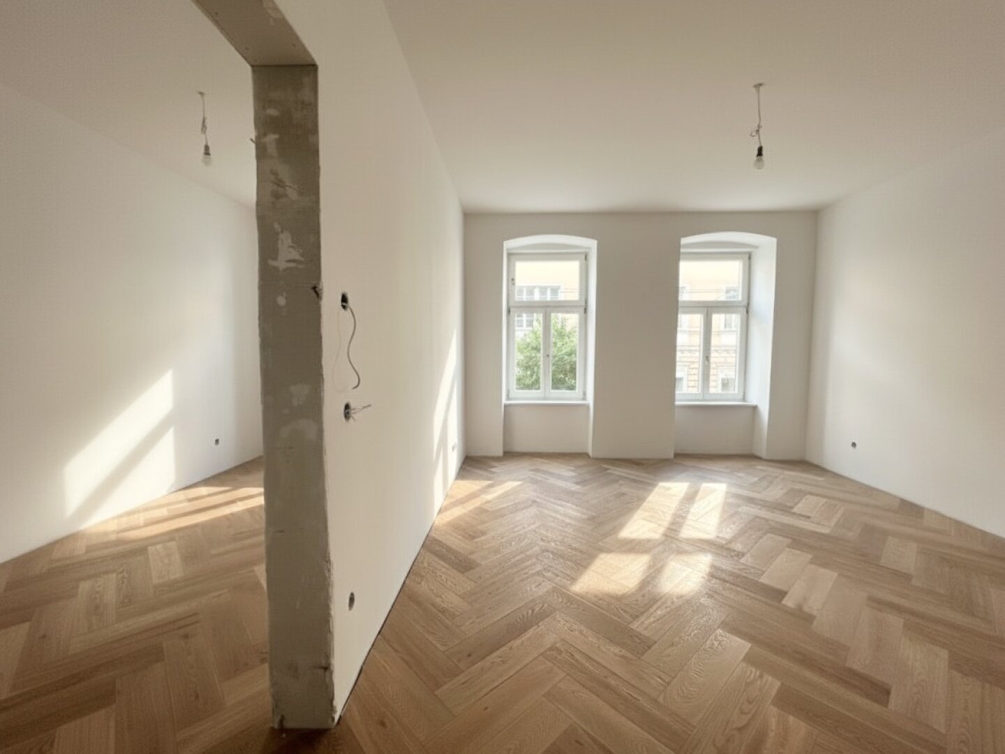 Erstbezug in U-Bahn-Nähe! Liebevoll generalsanierte 3-Zimmer-Wohnung mit Loggia und Terrasse in Gründerzeithaus