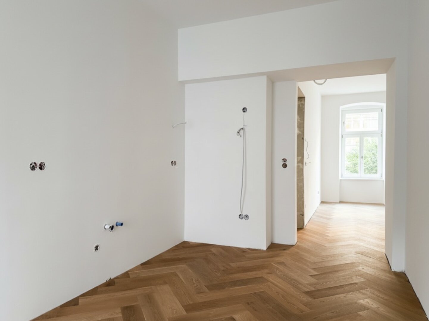 Erstbezug in U-Bahn-Nähe! Liebevoll generalsanierte 3-Zimmer-Wohnung mit Loggia und Terrasse in Gründerzeithaus