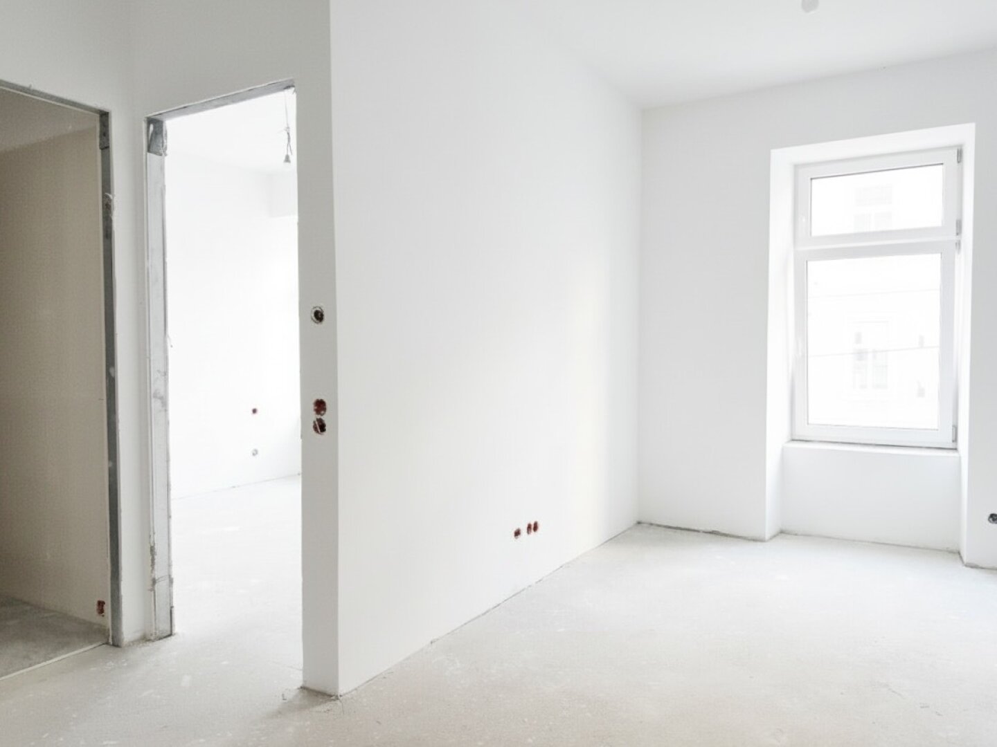 Erstbezug in U-Bahn-Nähe! Liebevoll generalsanierte 2-Zimmer-Altbau-Wohnung mit Loggia und Grünblick in Gründerzeithaus