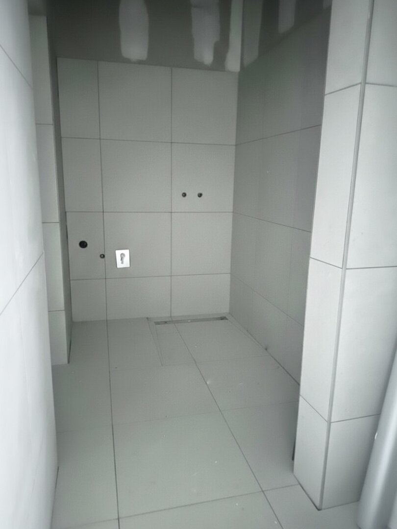 U-Bahn-Nähe U3 und U6! Liebevoll sanierte 2-Zimmer-Altbau-Wohnung mit Südloggia in generalsaniertem Gründerzeithaus