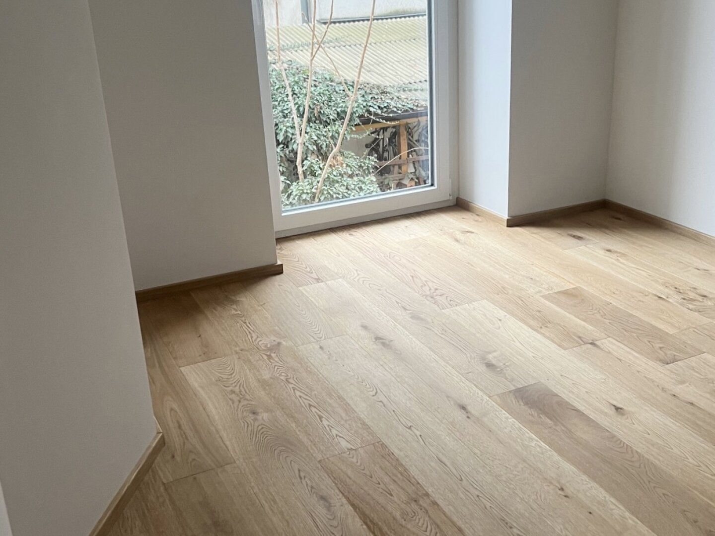 U-Bahn-Nähe U3 und U6! Liebevoll sanierte 2-Zimmer-Altbau-Wohnung mit Südloggia in generalsaniertem Gründerzeithaus