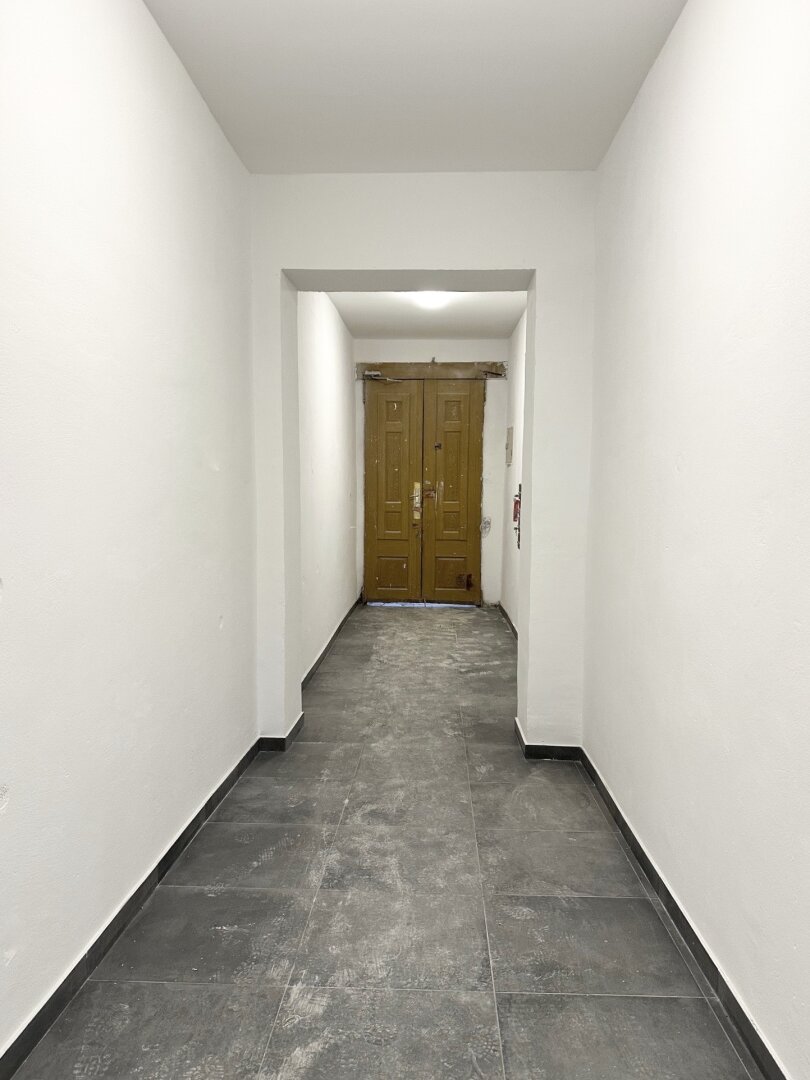 U-Bahn-Nähe U3 und U6! Liebevoll sanierte 2-Zimmer-Altbau-Wohnung mit Südloggia in generalsaniertem Gründerzeithaus