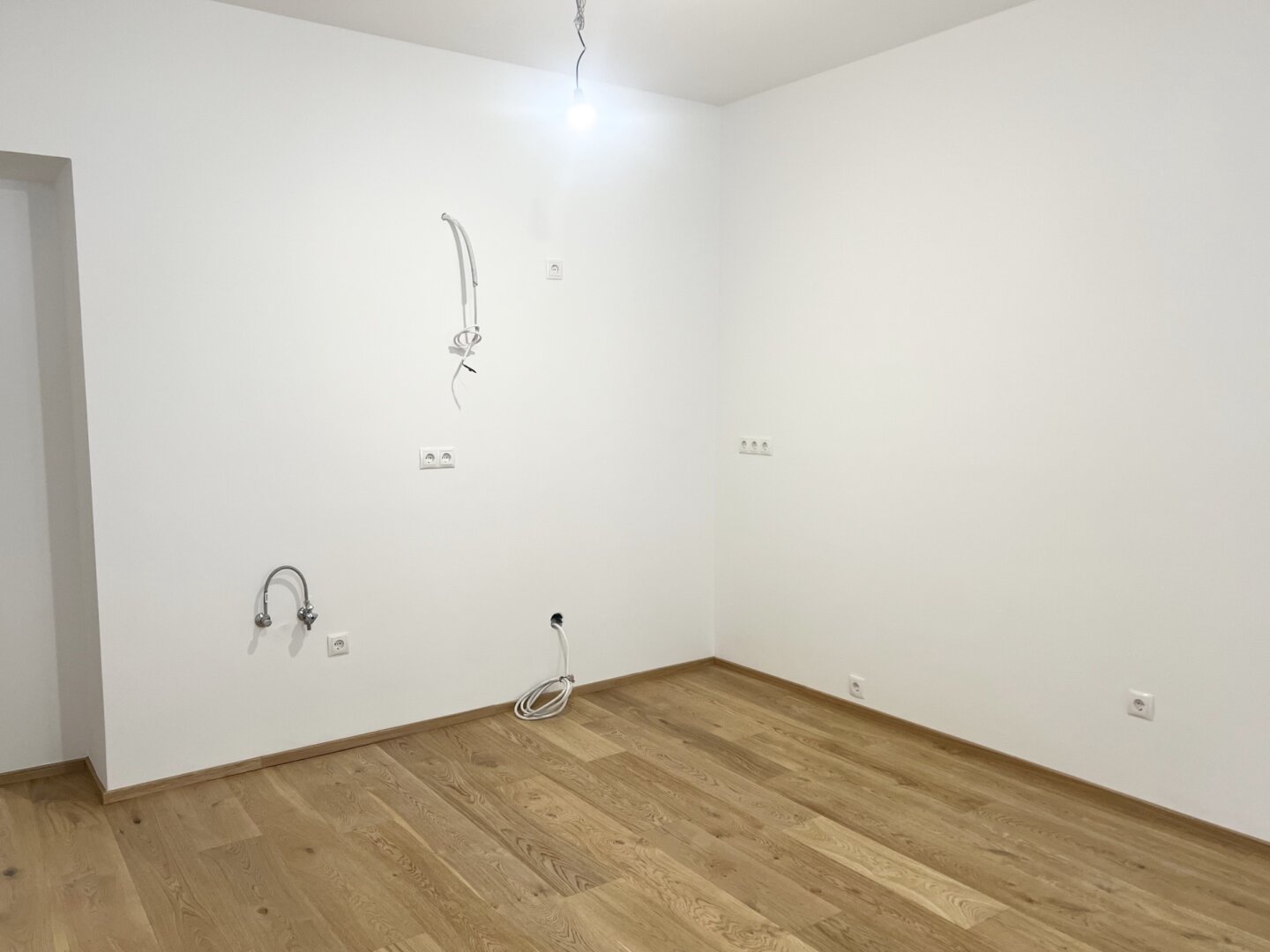 U-Bahn-Nähe U3 und U6! Sonnige 2-Zimmer-Neubau-Wohnung mit Südbalkon in generalsaniertem Gründerzeithaus