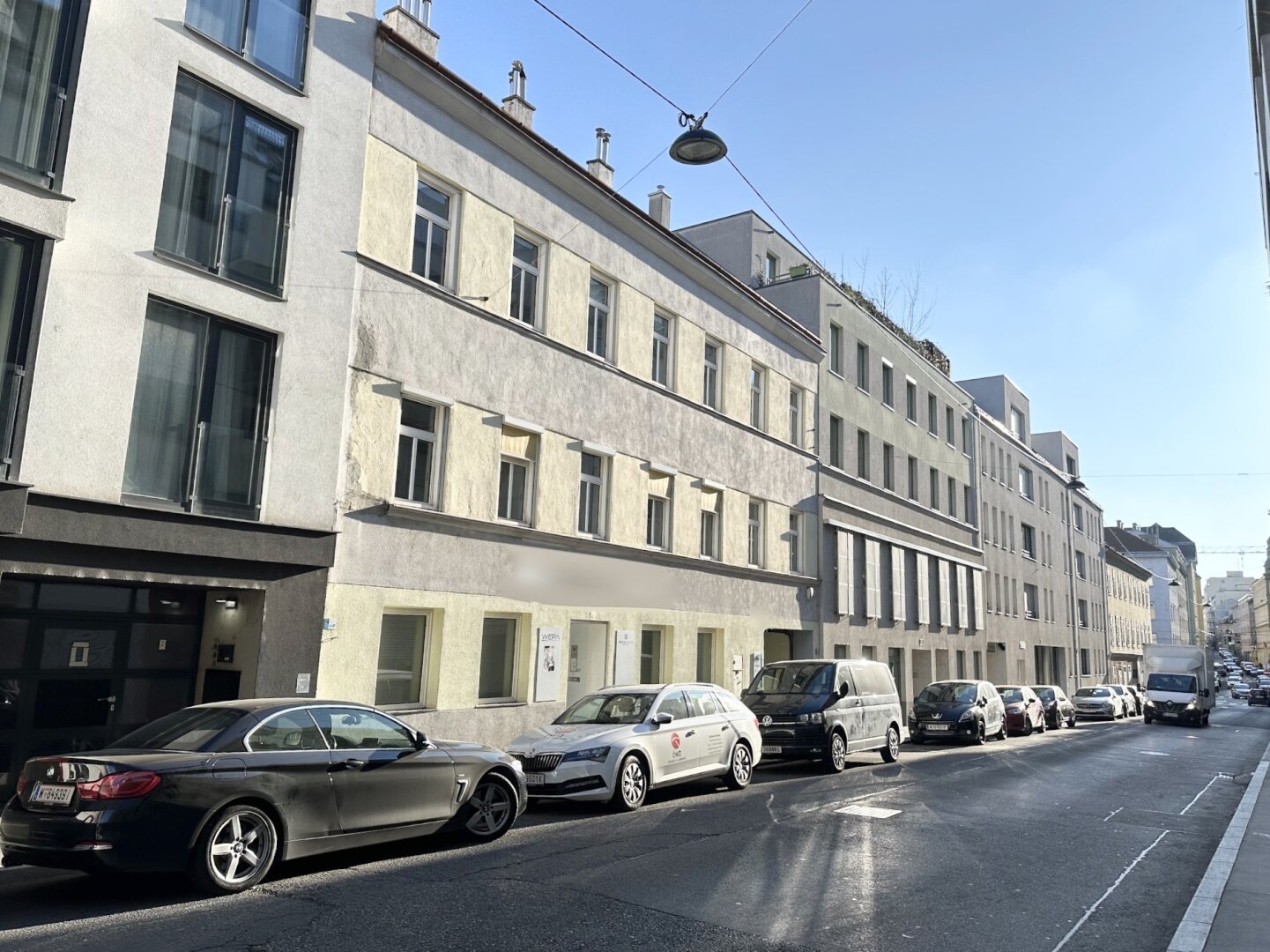Klassisches Mittelzinshaus mit ca. 92% Leerstand und Einreichung Dachgeschoss-Ausbau sowie sieben Garagenplätzen