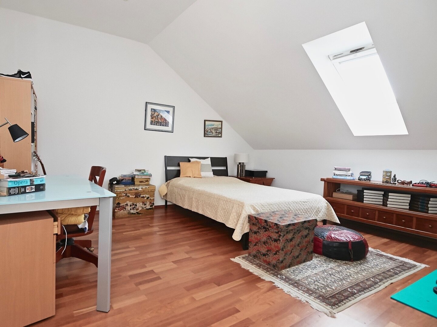 Stadtgrenze von Wien! Elegantes Einfamilienhaus mit uneinsehbarem Garten, restauriertem Weinkeller und Doppelgarage