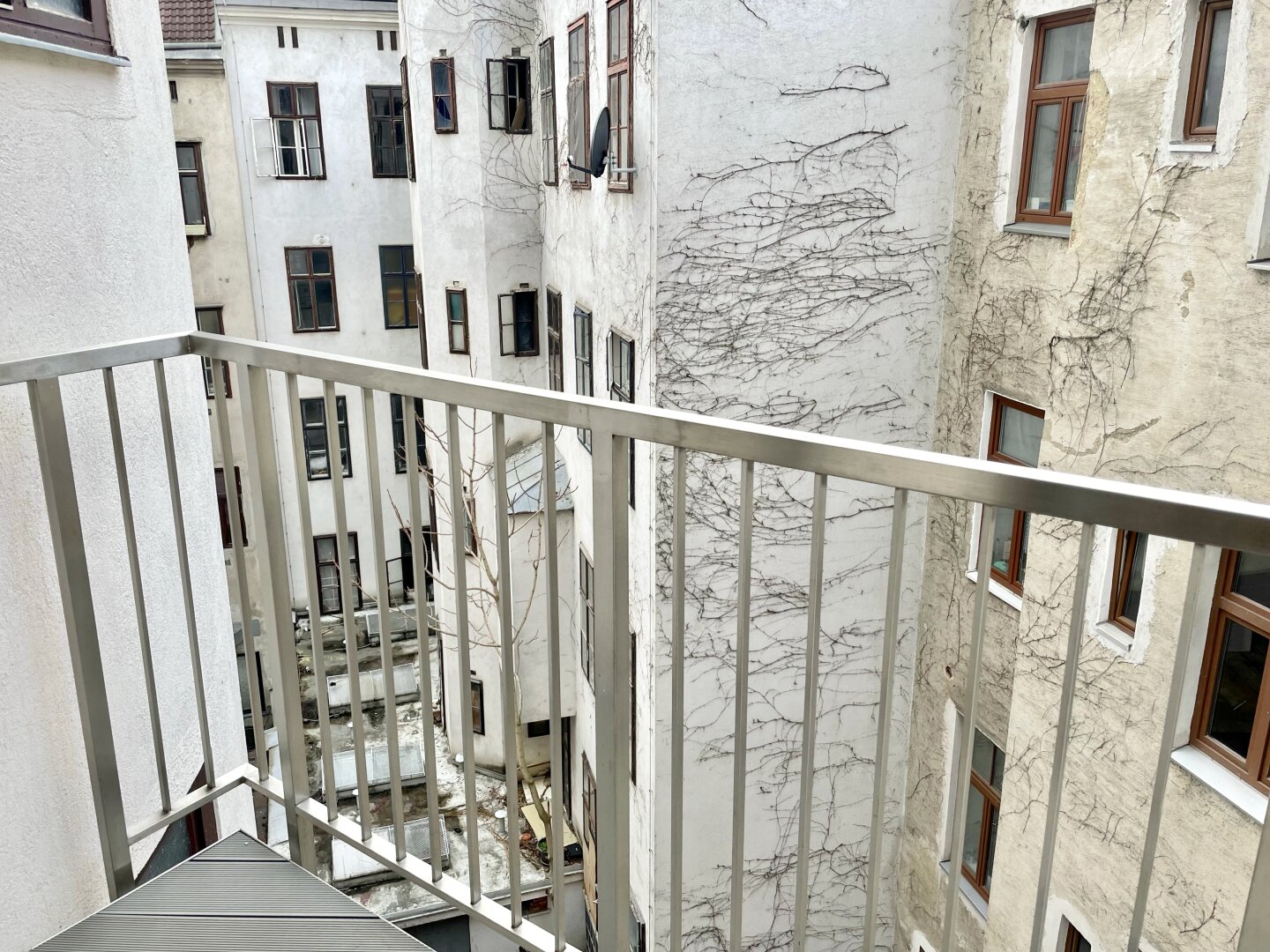Westbahnhof und U-Bahn-Nähe! Überwiegend generalsaniertes, möbliertes Wohnungspaket mit Airbnb-Eignung in Jugendstilhaus