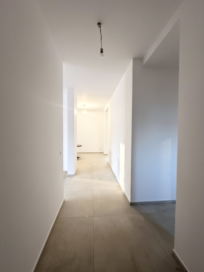 Erstbezug in Grünruhelage! Sonnendurchfluteter Bungalow mit Terrasse, großzügigem Garten und zwei Stellplätzen