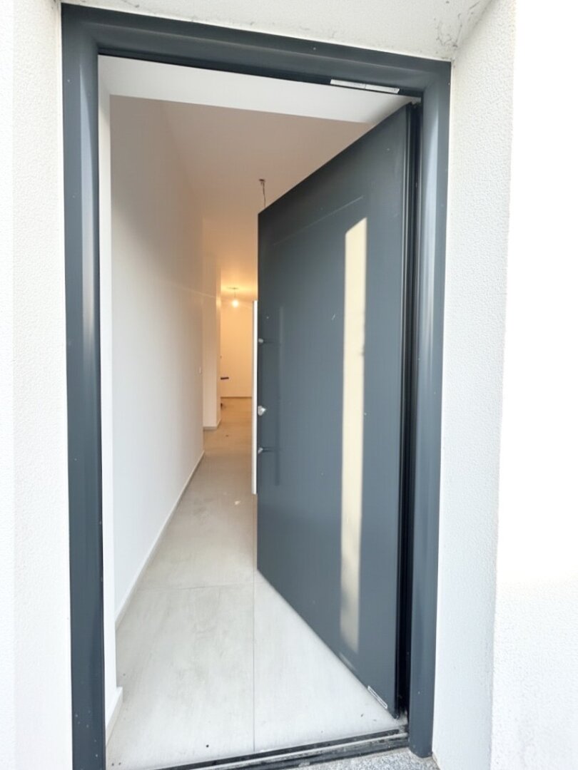 Erstbezug in Grünruhelage! Sonnendurchfluteter Bungalow mit Terrasse, großzügigem Garten und zwei Stellplätzen