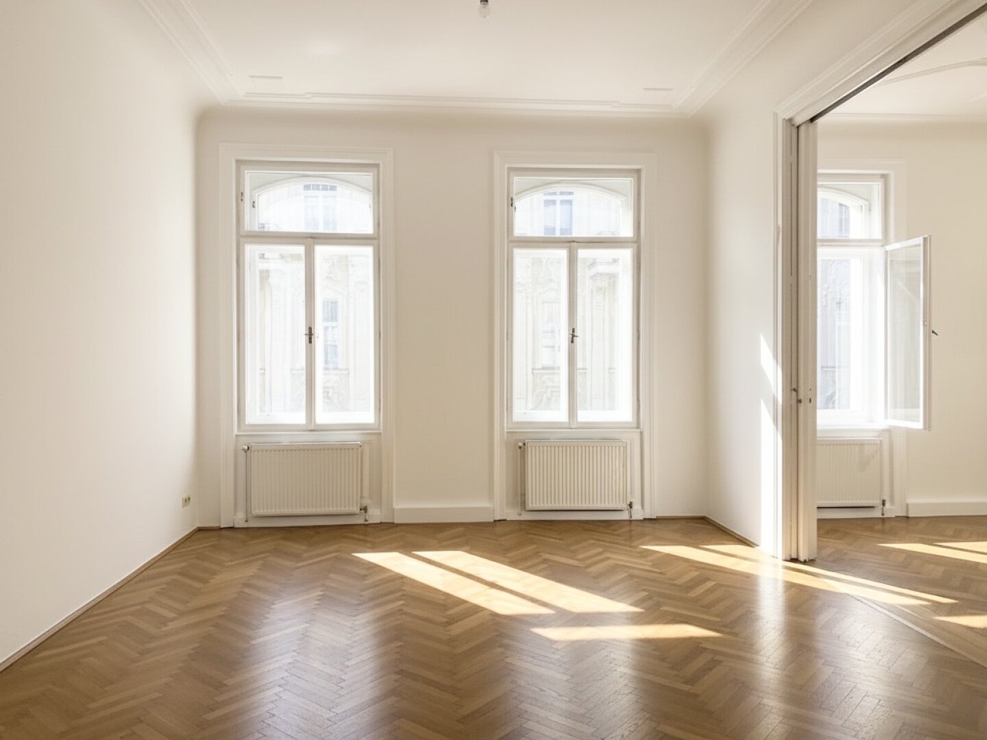 Unbefristet im Diplomatenviertel! Repräsentative 5-Zimmer-Stilaltbau-Wohnung mit zwei kleinen Balkonen beim Arenbergpark