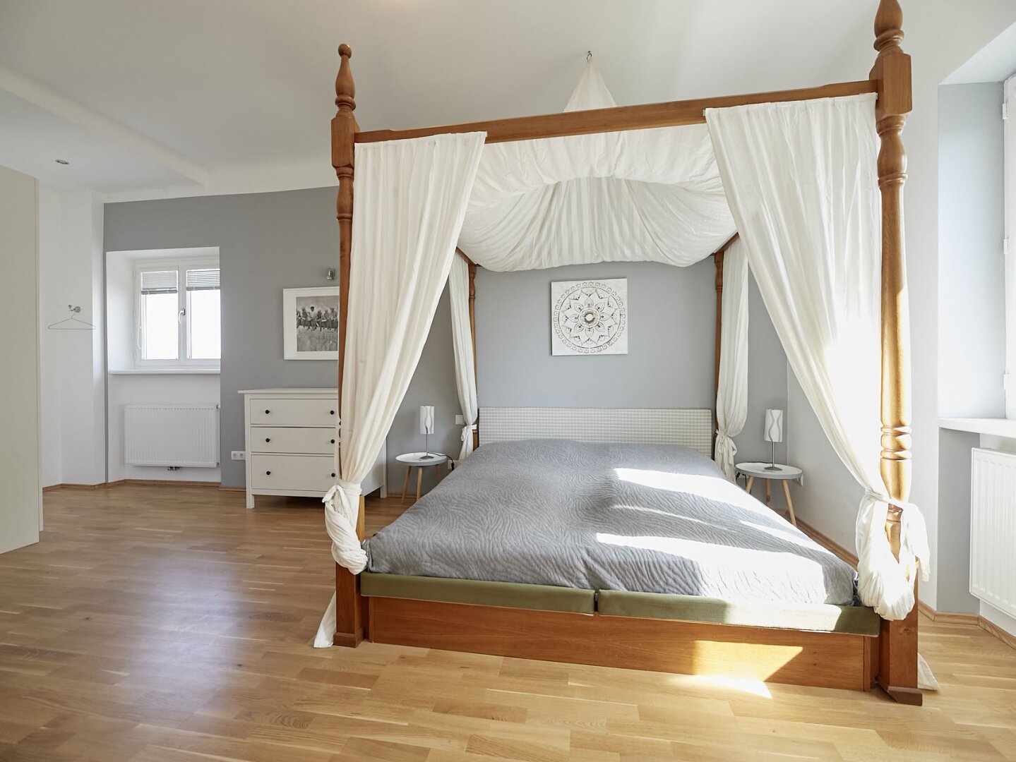 Bestlage Kaiserebersdorf! Möblierte 2-Zimmer-Wohnung für Singles oder Paare mit Balkon, Gartennutzung und Schwimmbiotop