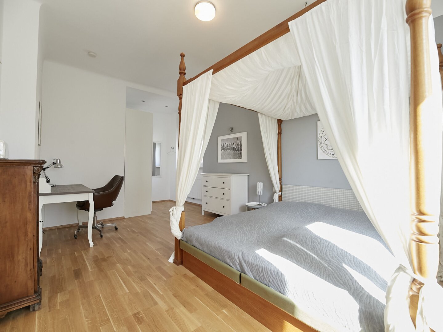 Bestlage Kaiserebersdorf! Möblierte 2-Zimmer-Wohnung für Singles oder Paare mit Balkon, Gartennutzung und Schwimmbiotop