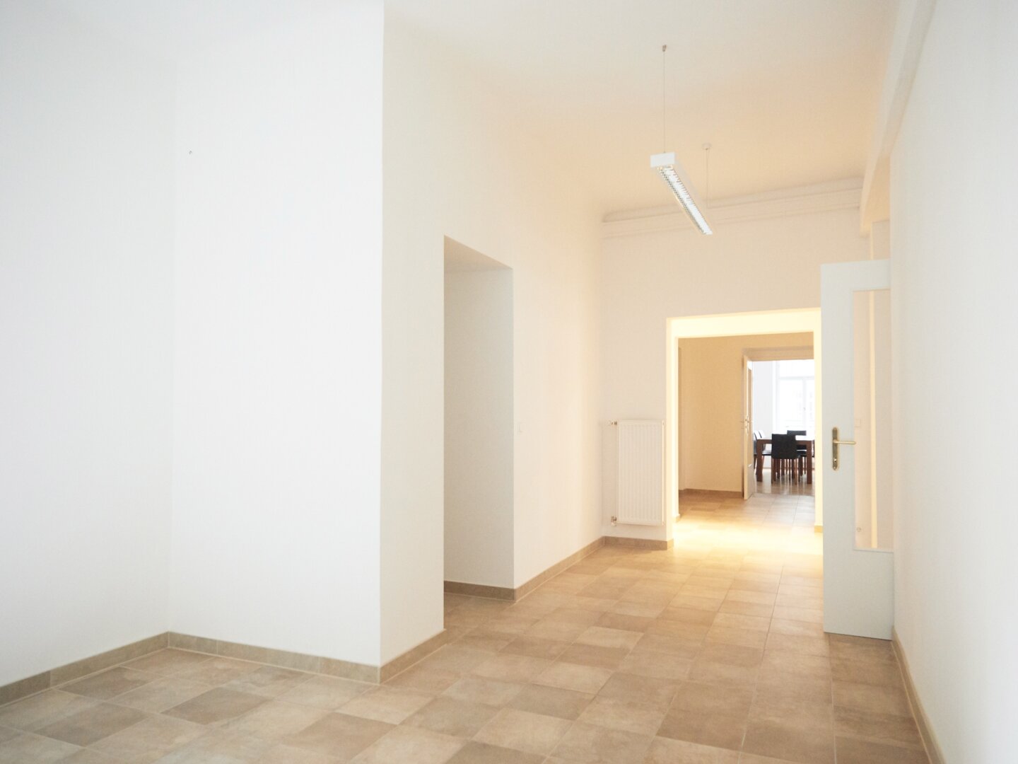 Bestlage und provisionsfrei bei Albertina! Unbefristetes Büro-Sharing mit 3 bzw. optional 4 Zimmern im repäsentativen Stilaltbau