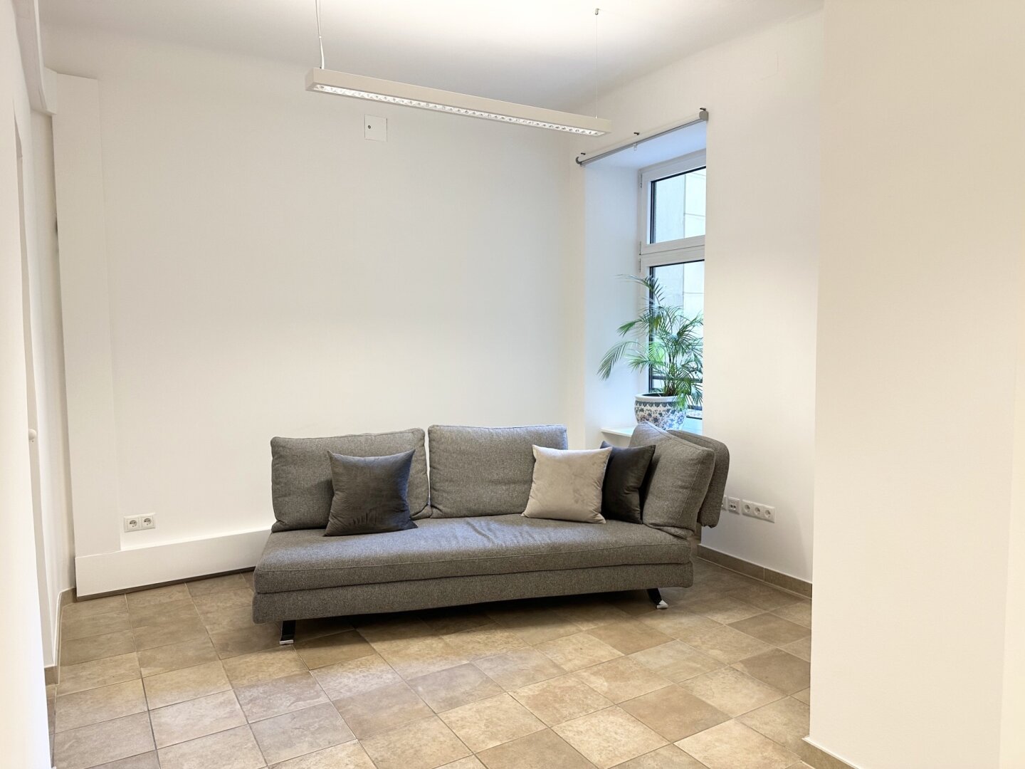 Bestlage und provisionsfrei bei Albertina! Unbefristetes Büro-Sharing mit 3 bzw. optional 4 Zimmern im repäsentativen Stilaltbau