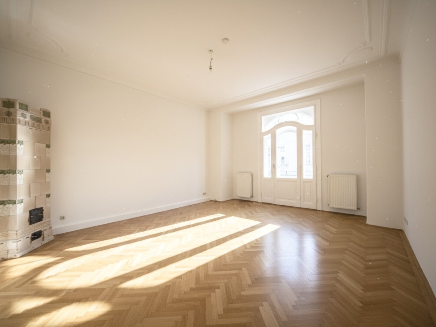 Unbefristet im Diplomatenviertel! Repräsentative 5-Zimmer-Stilaltbau-Wohnung mit zwei kleinen Balkonen beim Arenbergpark