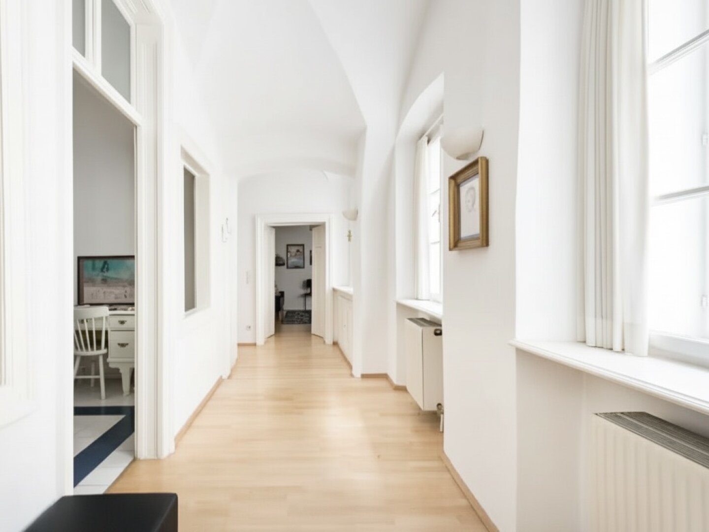 Bestlage nahe Stephansplatz! Elegantes 2,5-Zimmer-Stilaltbau-Apartment in Renaissance-Gebäude in Stockwerks- und Hofruhelage