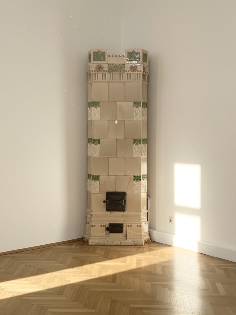 Unbefristet im Diplomatenviertel! Repräsentative 5-Zimmer-Stilaltbau-Wohnung mit zwei kleinen Balkonen beim Arenbergpark