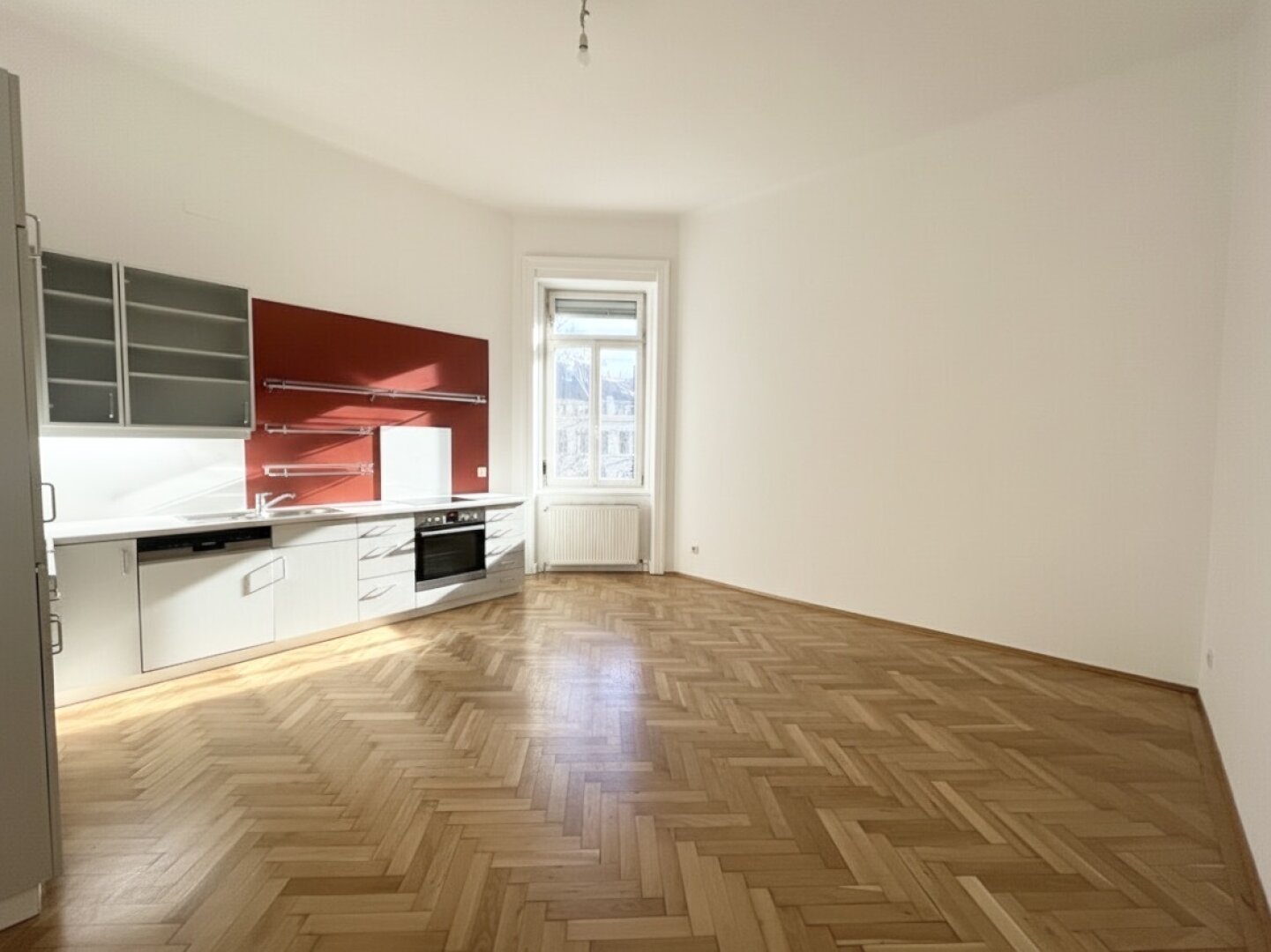 Unbefristet im Diplomatenviertel! Repräsentative 5-Zimmer-Stilaltbau-Wohnung mit zwei kleinen Balkonen beim Arenbergpark