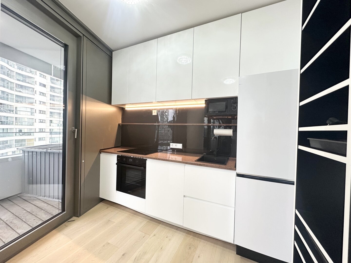 Erstbezug Danube Flats! Komplett möblierte 2-Zimmer-Wohnung mit zwei Terrassen in U-Bahn-Nähe