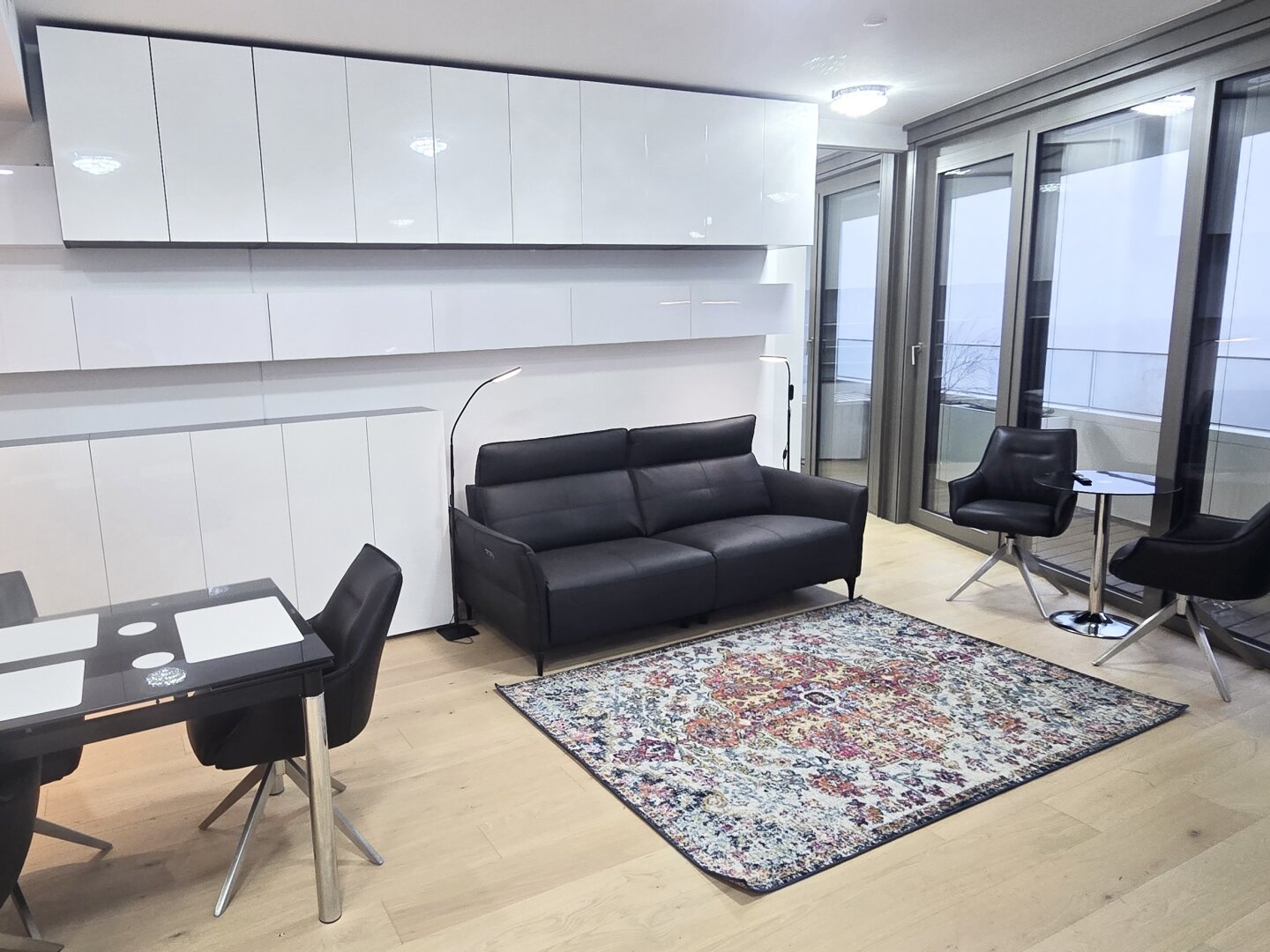 Erstbezug Danube Flats! Komplett möblierte 2-Zimmer-Wohnung mit zwei Terrassen in U-Bahn-Nähe