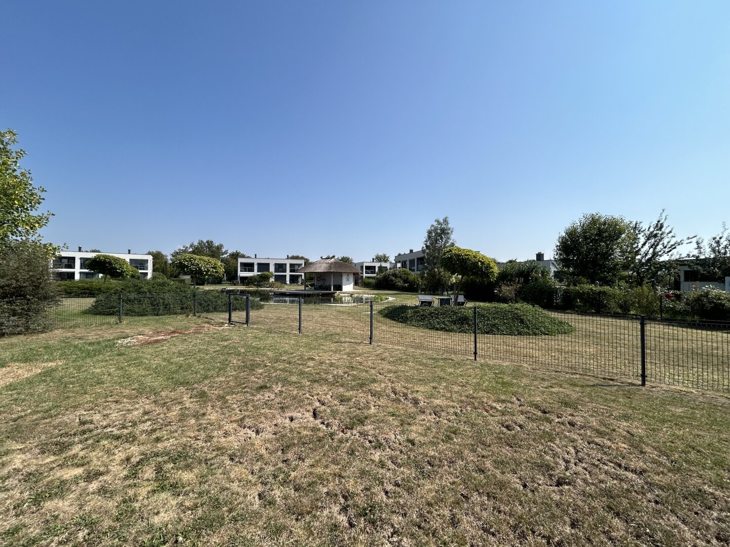 ++Wohnen wo andere Urlaub machen,das Chalet am Golfplatz unmittelbar neben der Therme Lutzmannsburg++