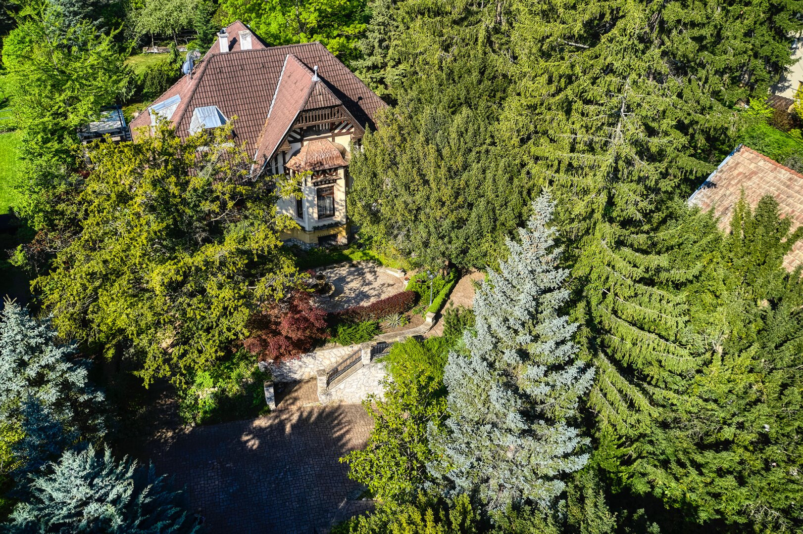 +++ Einmalige Jugendstilvilla mit Traumgarten, Pool & Weinkeller in Bestlage von SOPRON +++