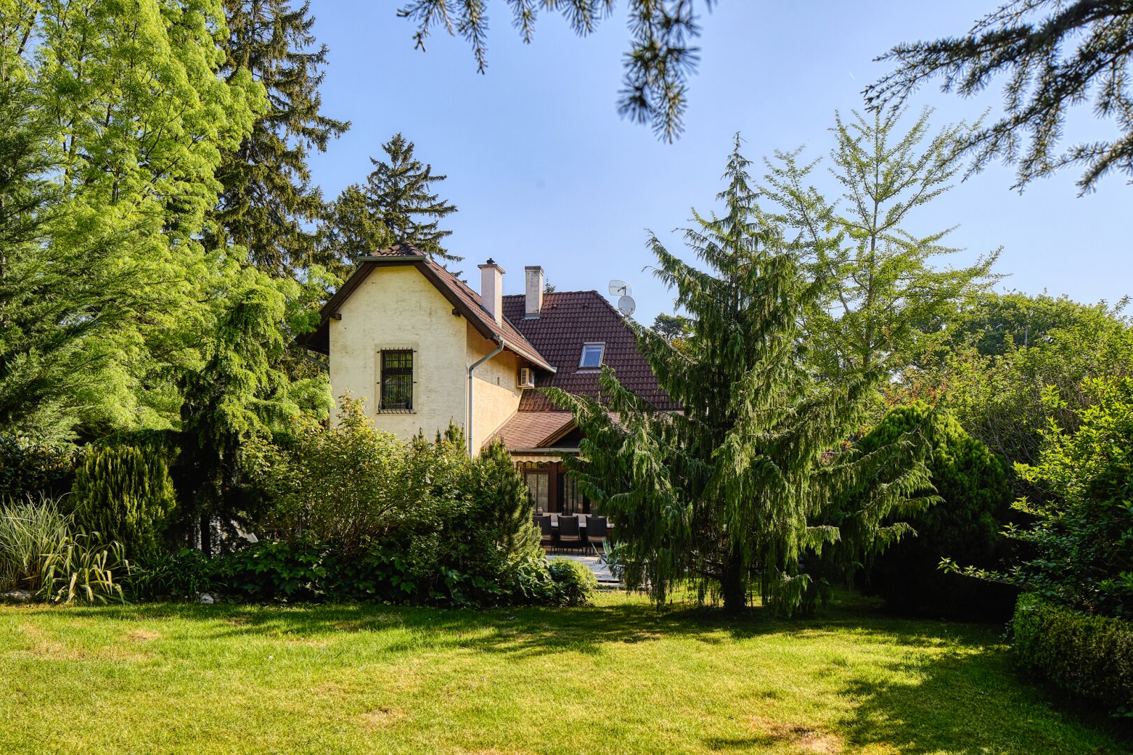 +++ Einmalige Jugendstilvilla mit Traumgarten, Pool & Weinkeller in Bestlage von SOPRON +++