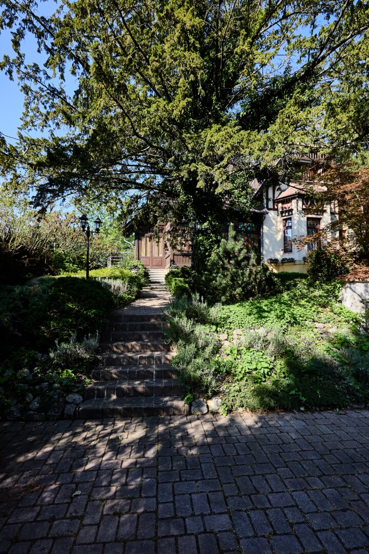 +++ Einmalige Jugendstilvilla mit Traumgarten, Pool & Weinkeller in Bestlage von SOPRON +++