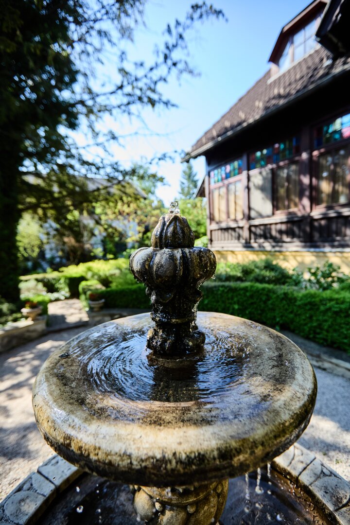 +++ Einmalige Jugendstilvilla mit Traumgarten, Pool & Weinkeller in Bestlage von SOPRON +++