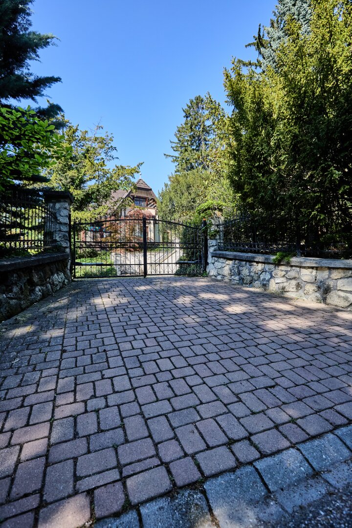 +++ Einmalige Jugendstilvilla mit Traumgarten, Pool & Weinkeller in Bestlage von SOPRON +++