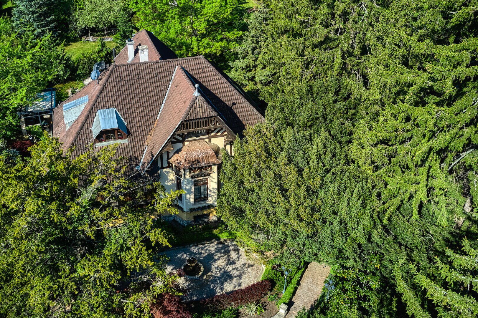 +++ Einmalige Jugendstilvilla mit Traumgarten, Pool & Weinkeller in Bestlage von SOPRON +++