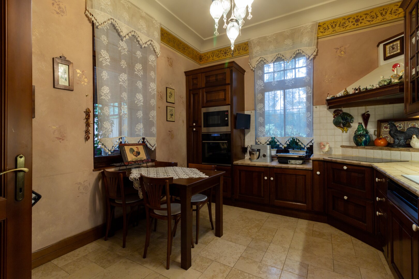 +++ Einmalige Jugendstilvilla mit Traumgarten, Pool & Weinkeller in Bestlage von SOPRON +++