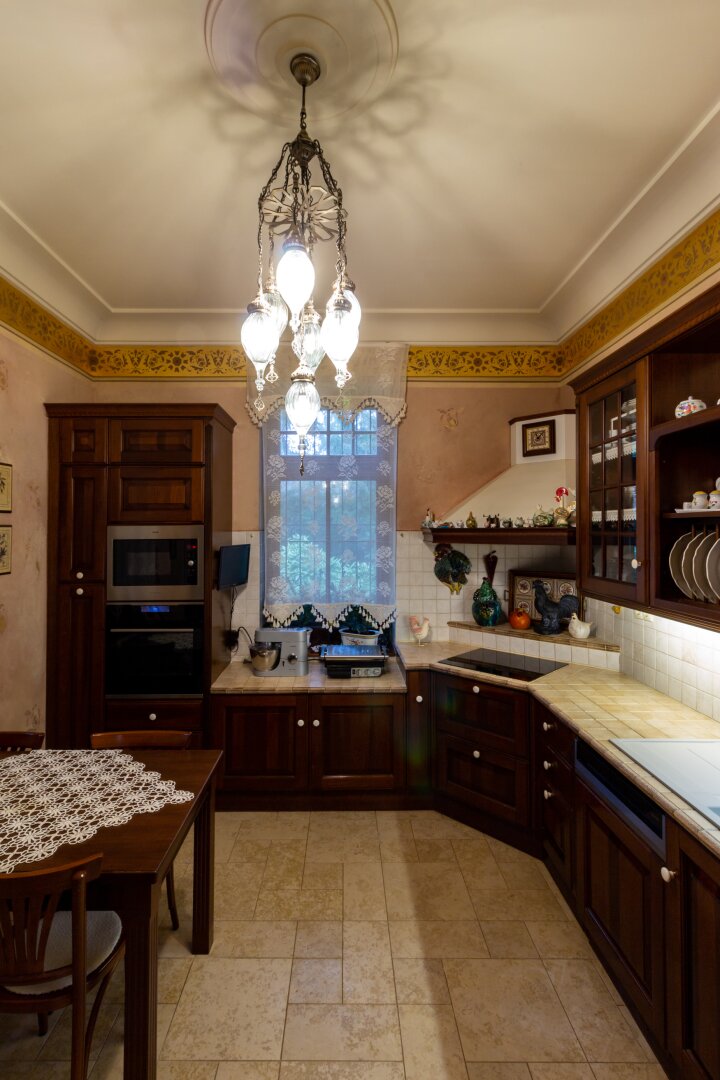 +++ Einmalige Jugendstilvilla mit Traumgarten, Pool & Weinkeller in Bestlage von SOPRON +++