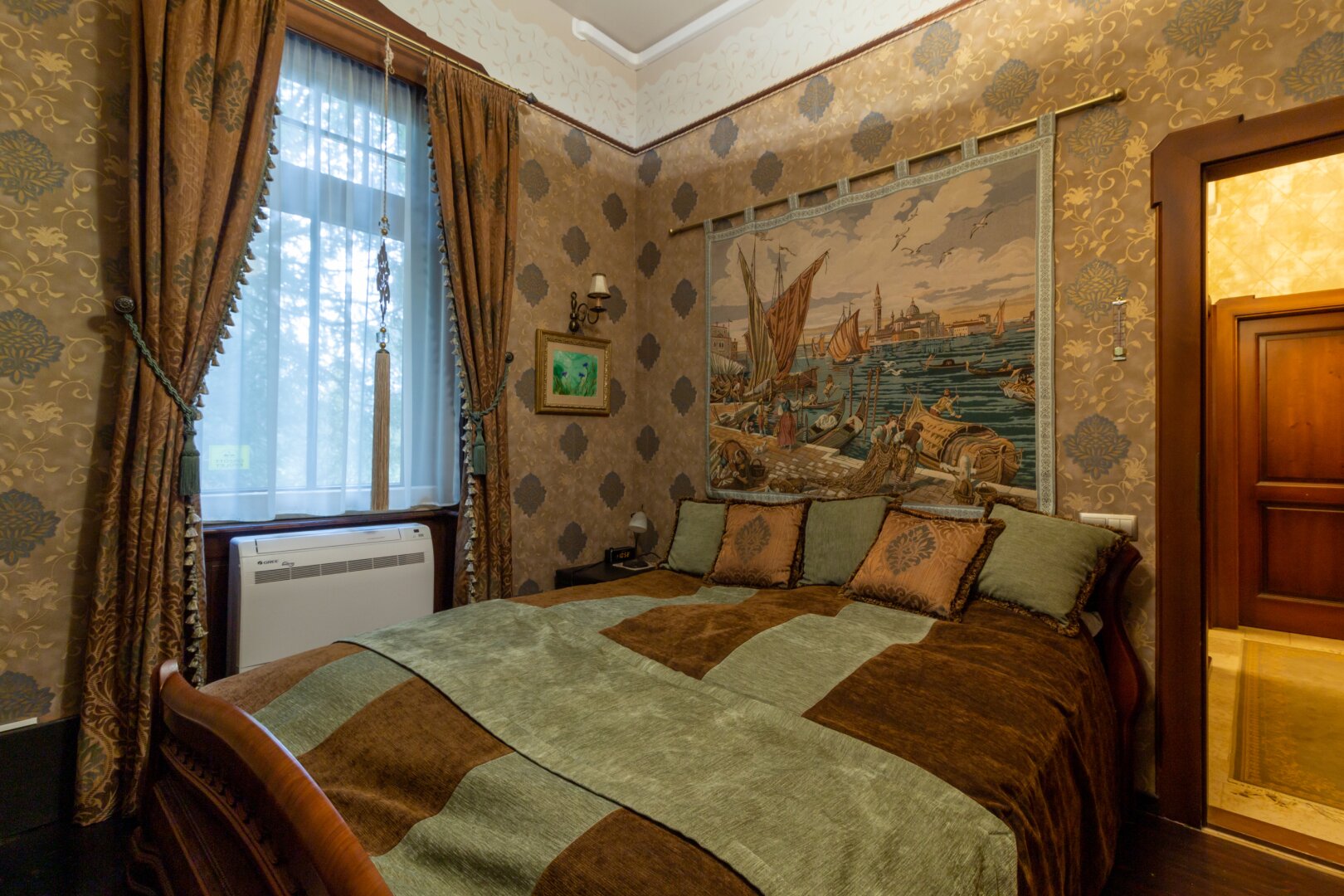 +++ Einmalige Jugendstilvilla mit Traumgarten, Pool & Weinkeller in Bestlage von SOPRON +++