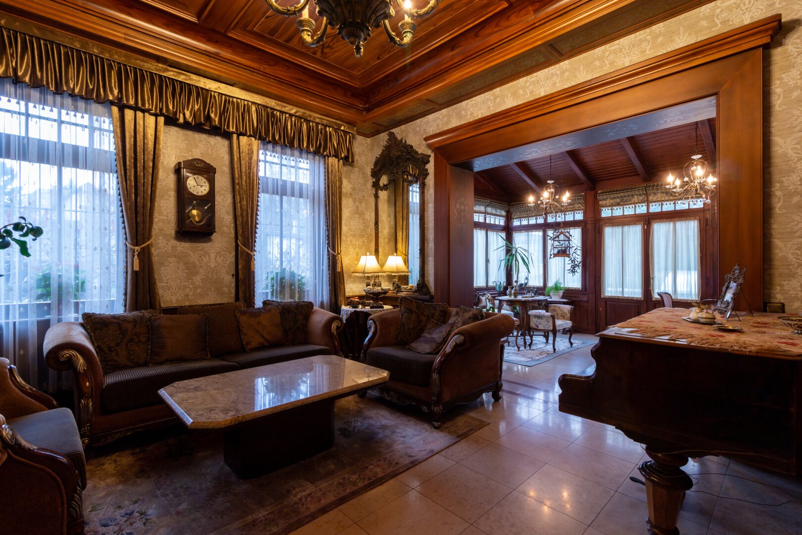 +++ Einmalige Jugendstilvilla mit Traumgarten, Pool & Weinkeller in Bestlage von SOPRON +++