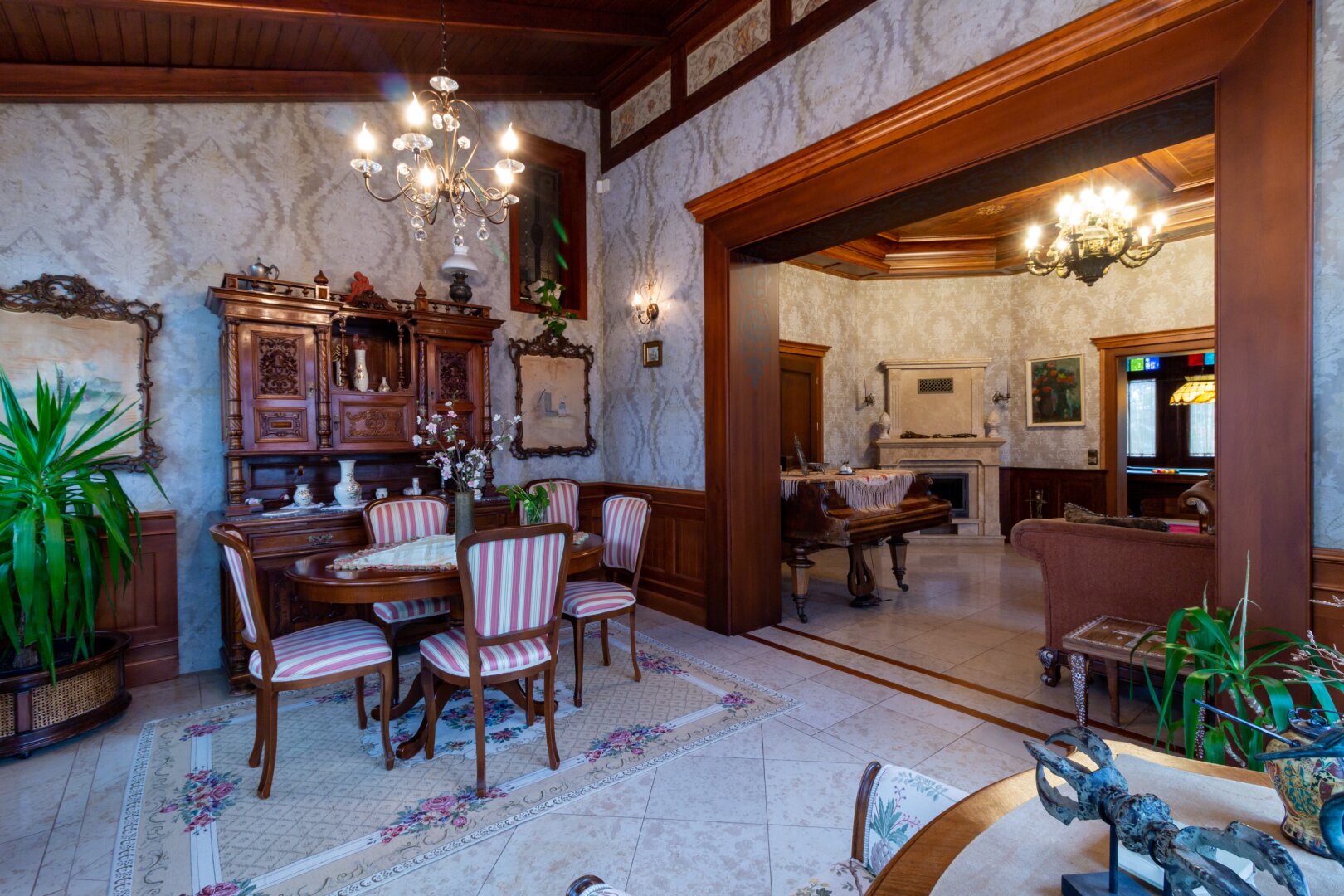 +++ Einmalige Jugendstilvilla mit Traumgarten, Pool & Weinkeller in Bestlage von SOPRON +++