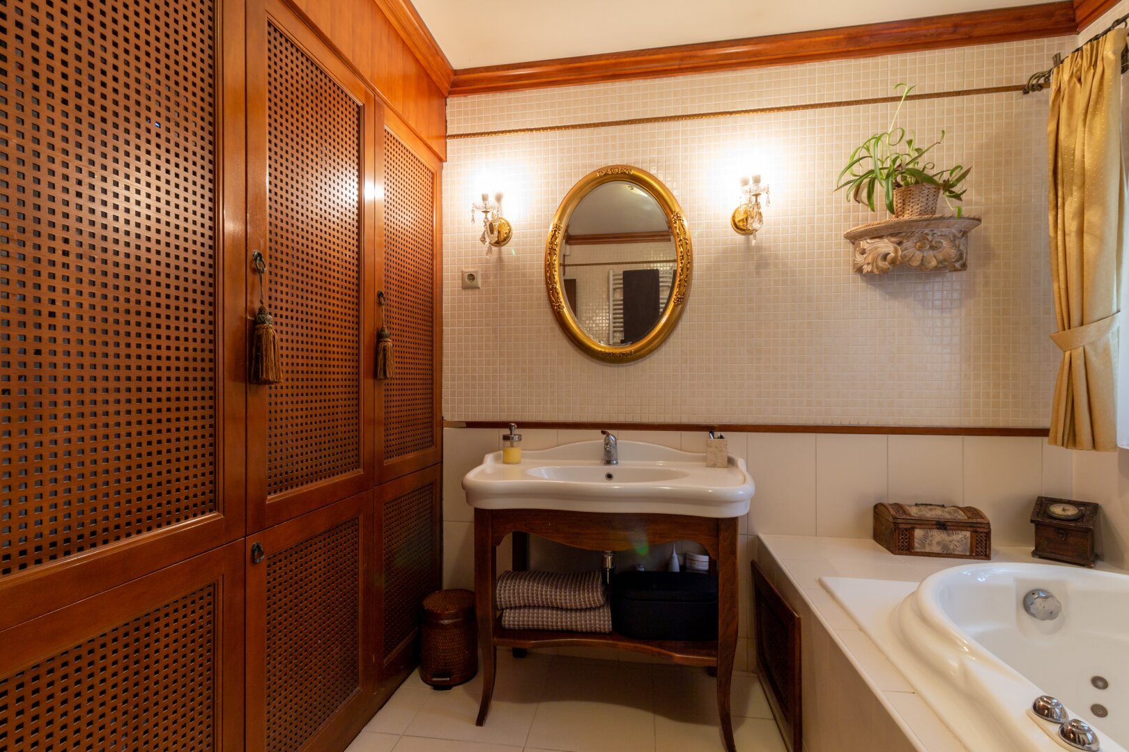 +++ Einmalige Jugendstilvilla mit Traumgarten, Pool & Weinkeller in Bestlage von SOPRON +++