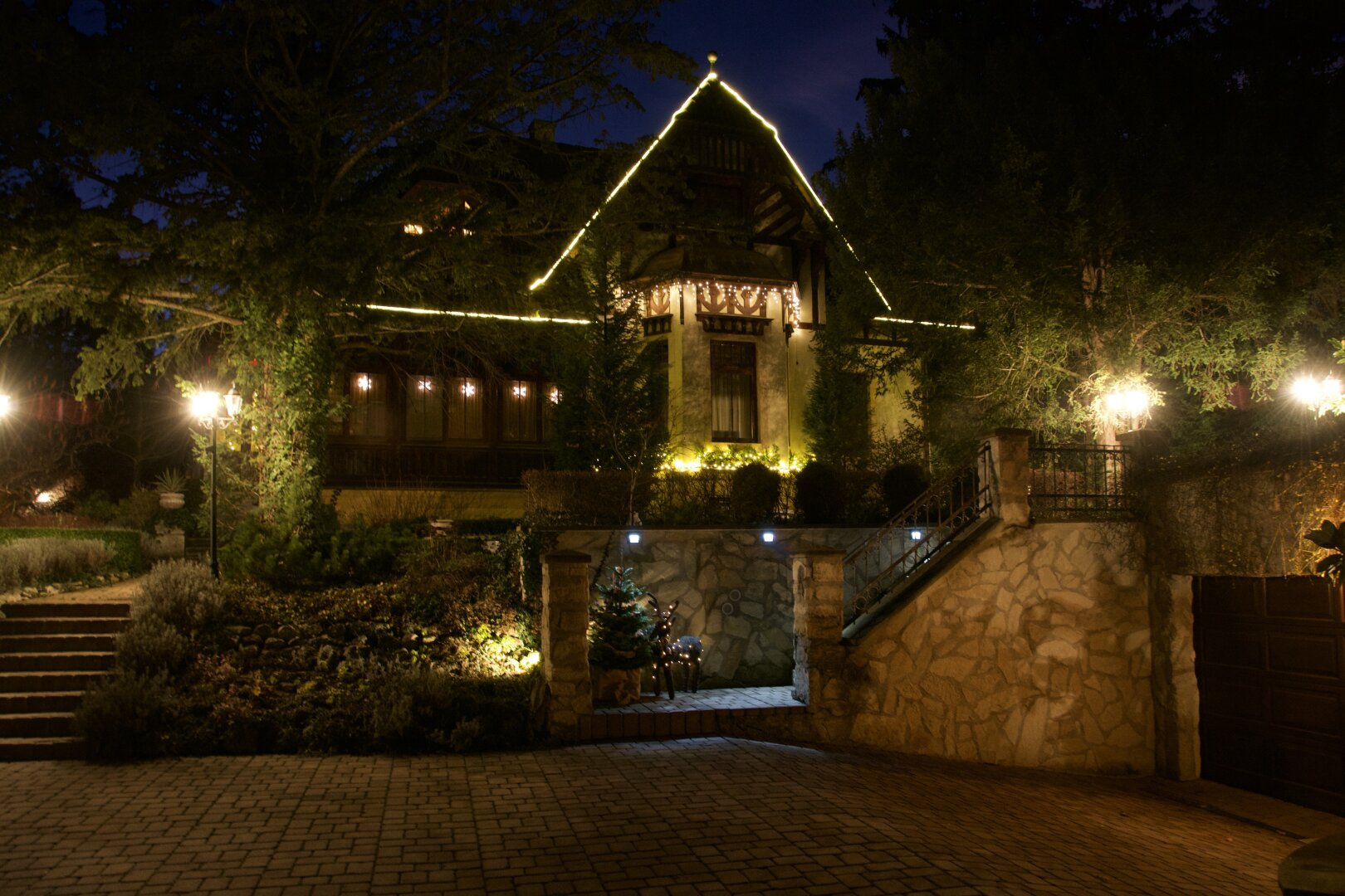 +++ Einmalige Jugendstilvilla mit Traumgarten, Pool & Weinkeller in Bestlage von SOPRON +++