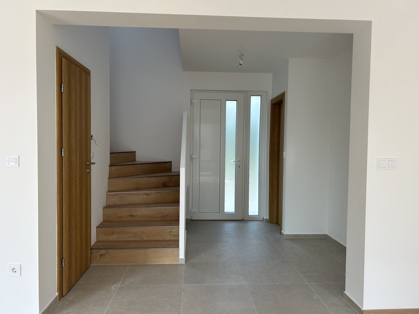 +++ Erstbezug Doppelhaushälfte Nähe der Therme in Hegykö+++