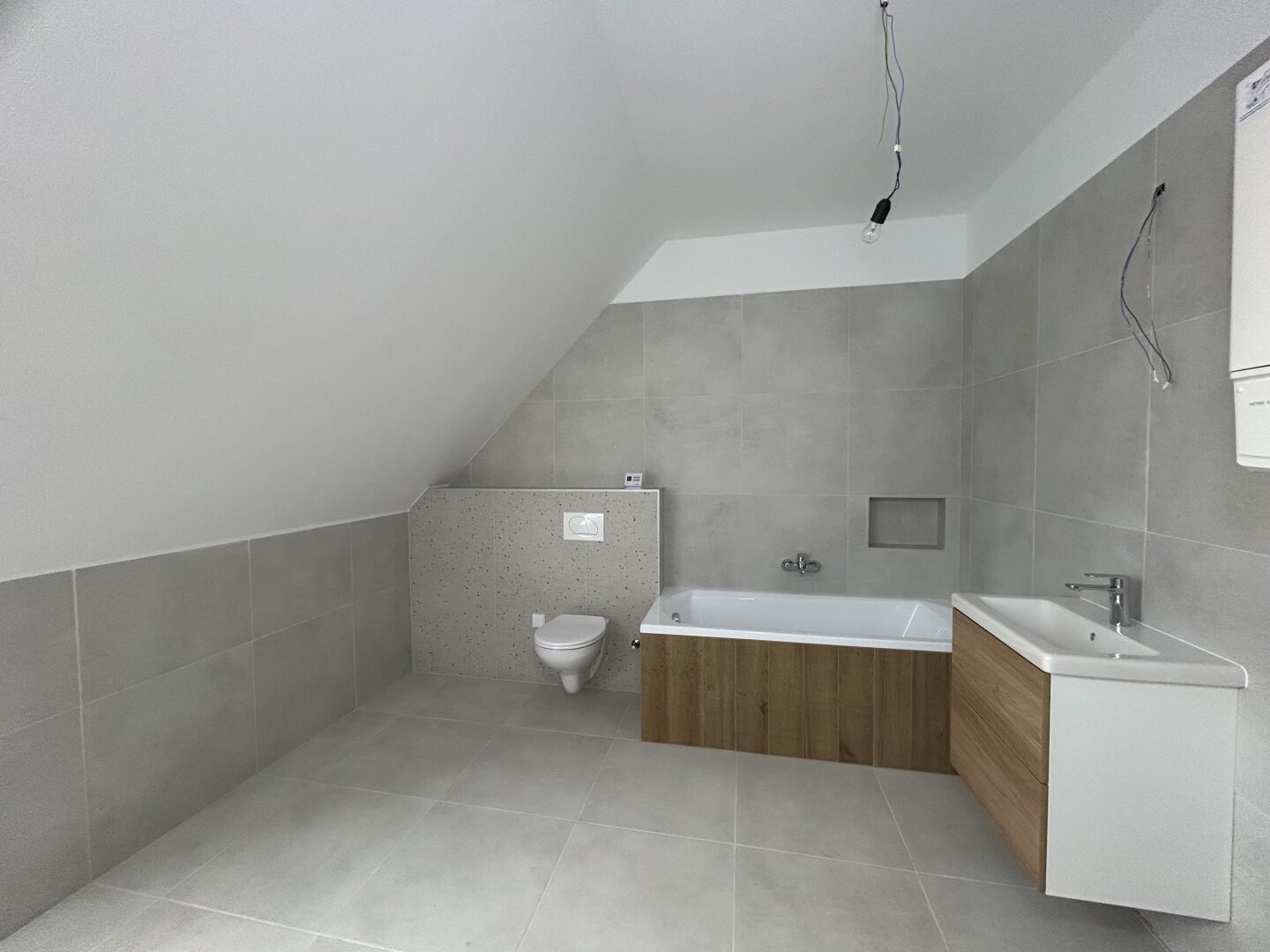 +++ Erstbezug Doppelhaushälfte Nähe der Therme in Hegykö+++