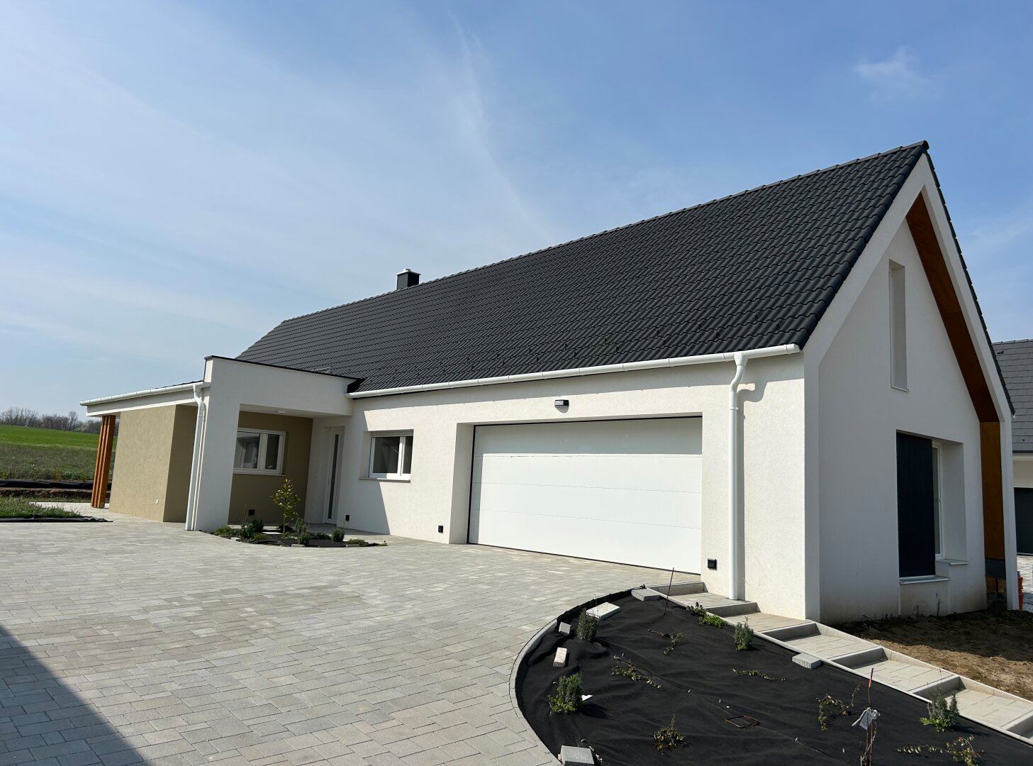 +++ Erstbezug ,,Bungalow,, auf sonnigem Grundstück, Nähe Fertöd in Fertöszeplak! +++