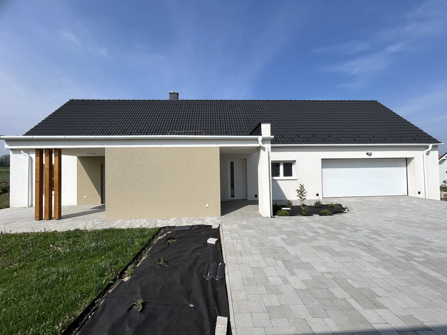 +++ Erstbezug ,,Bungalow,, auf sonnigem Grundstück, Nähe Fertöd in Fertöszeplak! +++