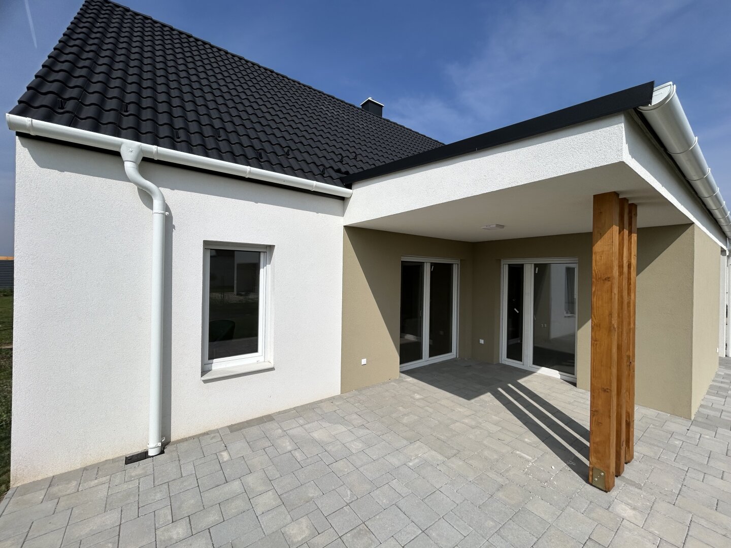 +++ Erstbezug ,,Bungalow,, auf sonnigem Grundstück, Nähe Fertöd in Fertöszeplak! +++