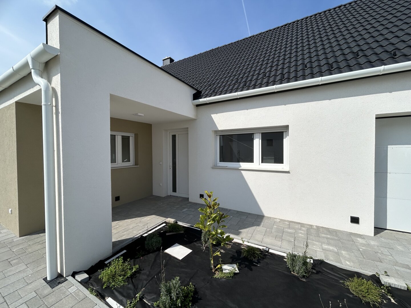 +++ Erstbezug ,,Bungalow,, auf sonnigem Grundstück, Nähe Fertöd in Fertöszeplak! +++