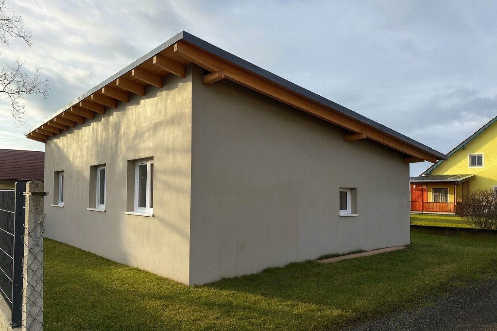 +++ERSTBEZUG++ Einfamilienhaus mit viel Liebe zum Detail,auf sonnigem Grundstück, am Ortsrand von Güssing! +++